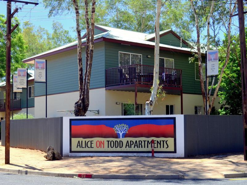 אליס ספרינגס Alice On Todd Apartments מראה חיצוני תמונה