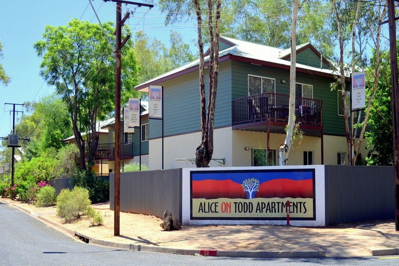 אליס ספרינגס Alice On Todd Apartments מראה חיצוני תמונה